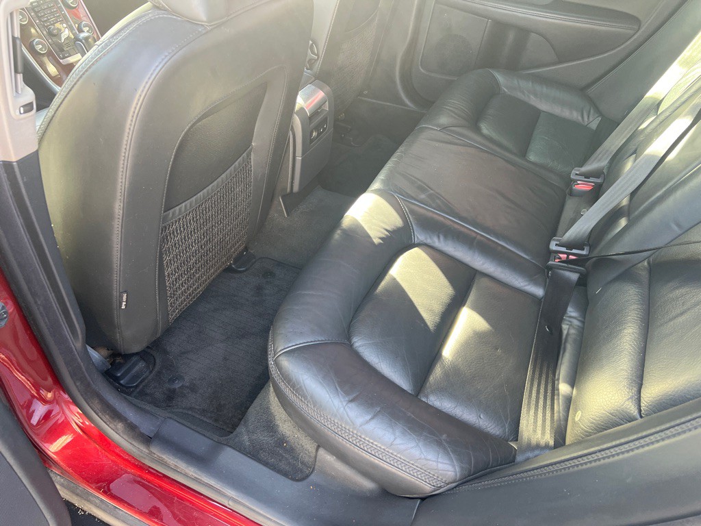 2012 Volvo XC70 Image 14