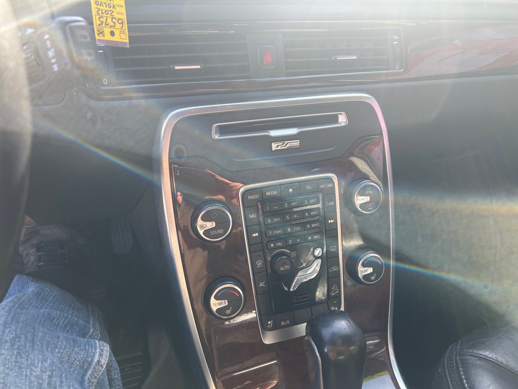 2012 Volvo XC70 Image 23