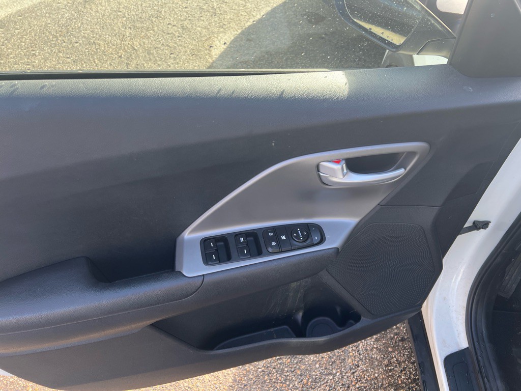 2018 Kia Niro Image 38