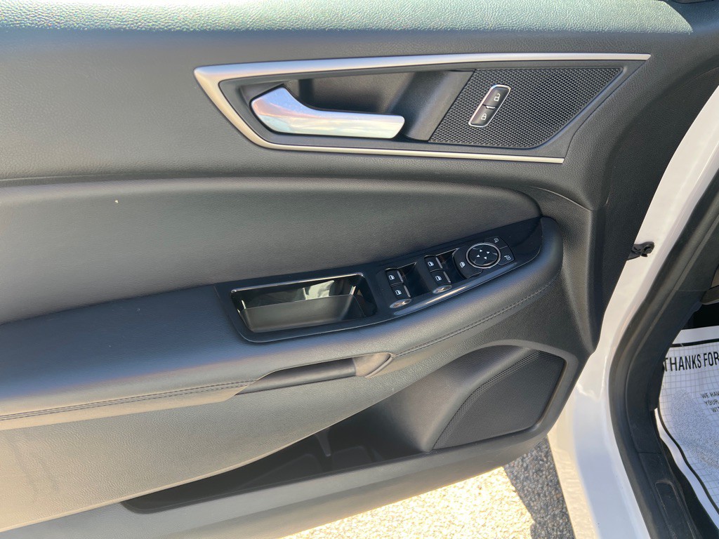2018 Ford Edge Image 18