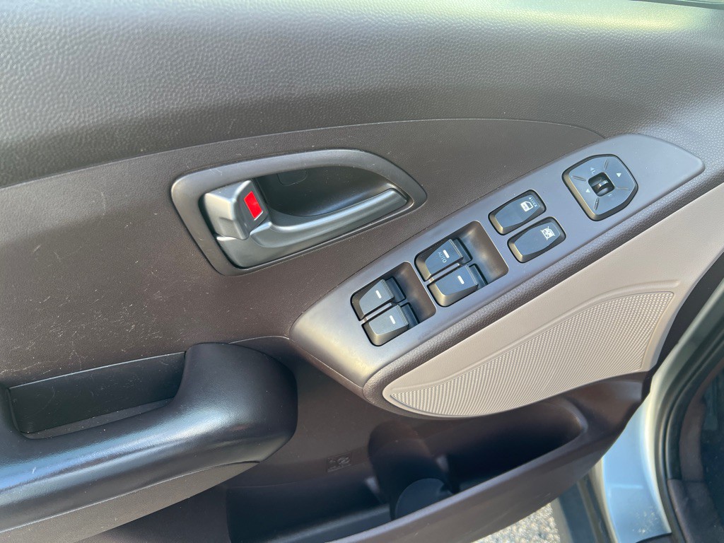 2015 Hyundai Tucson Image 16