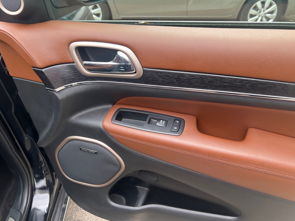 2017 Jeep Grand Cherokee Image 9