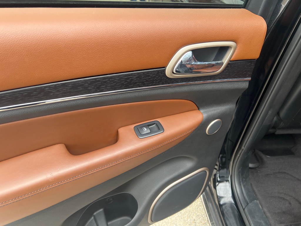 2017 Jeep Grand Cherokee Image 11