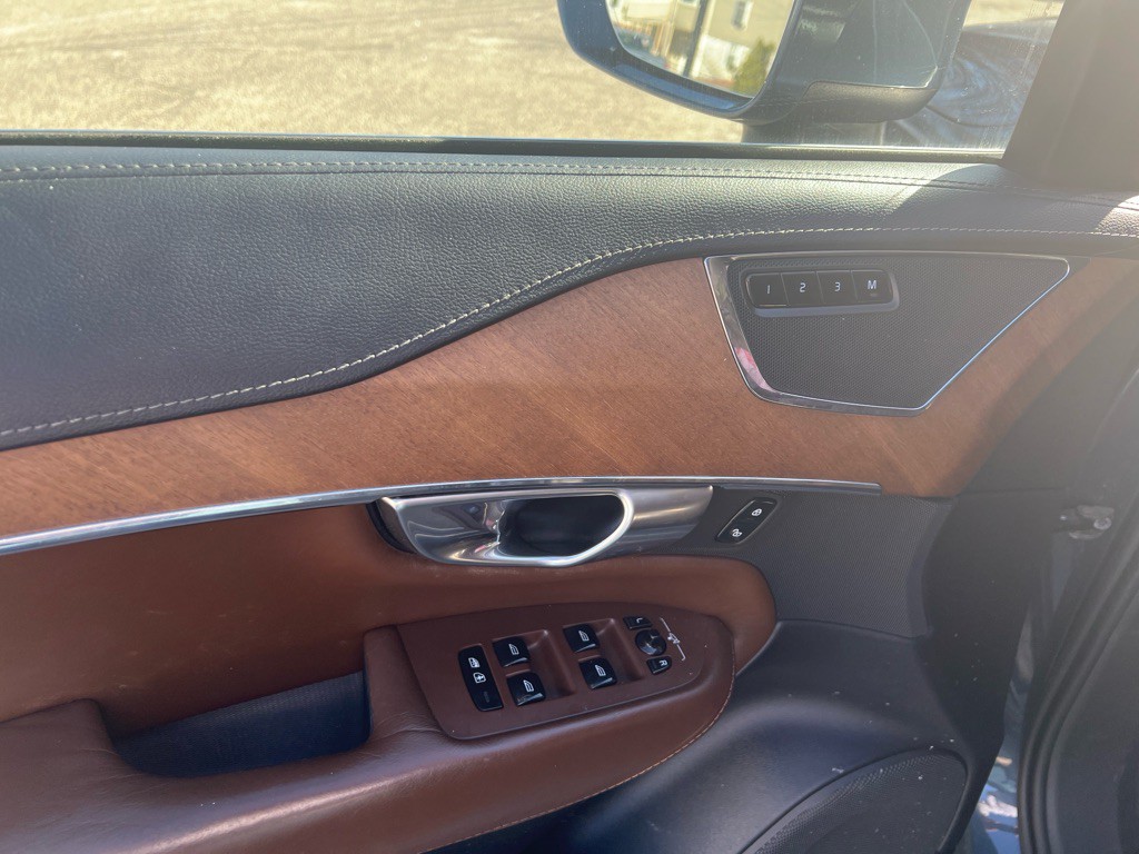 2018 Volvo XC90 Image 12