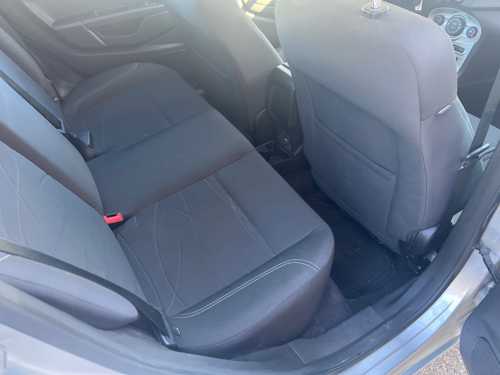 2016 Ford Fiesta Image 9