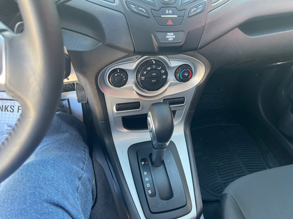 2016 Ford Fiesta Image 19