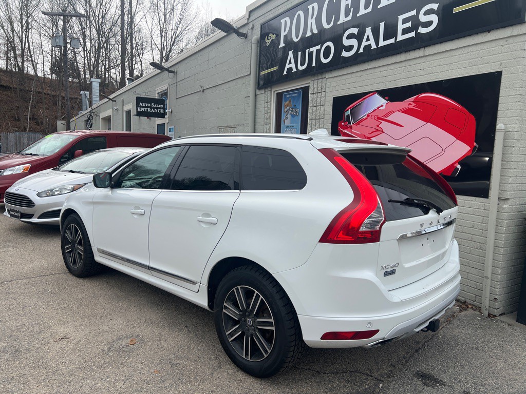 2017 Volvo XC60 Image 4