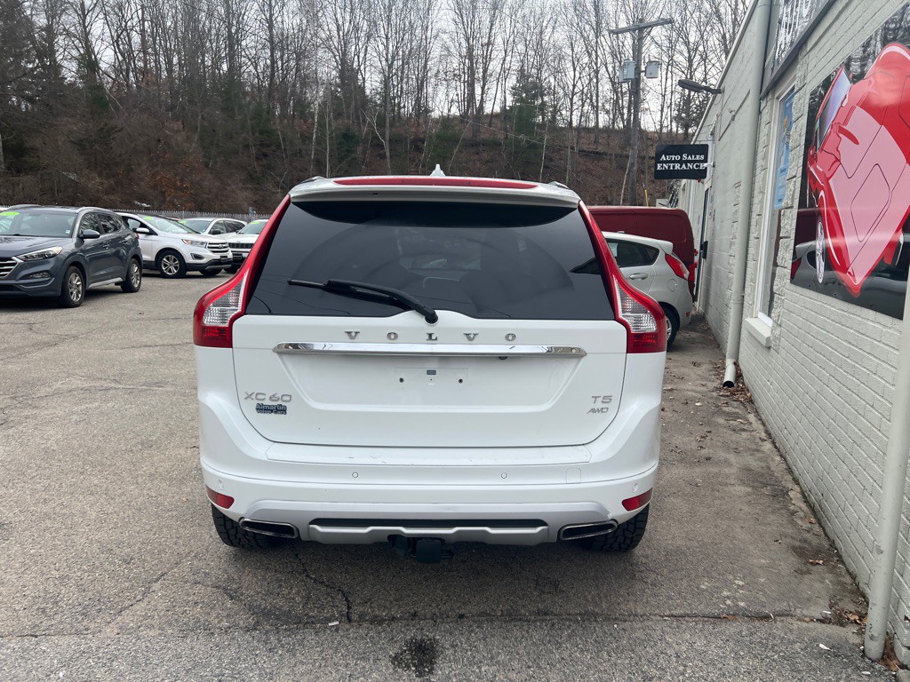 2017 Volvo XC60 Image 5