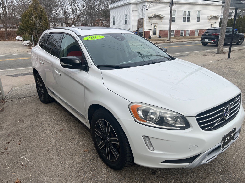 2017 Volvo XC60 Image 7