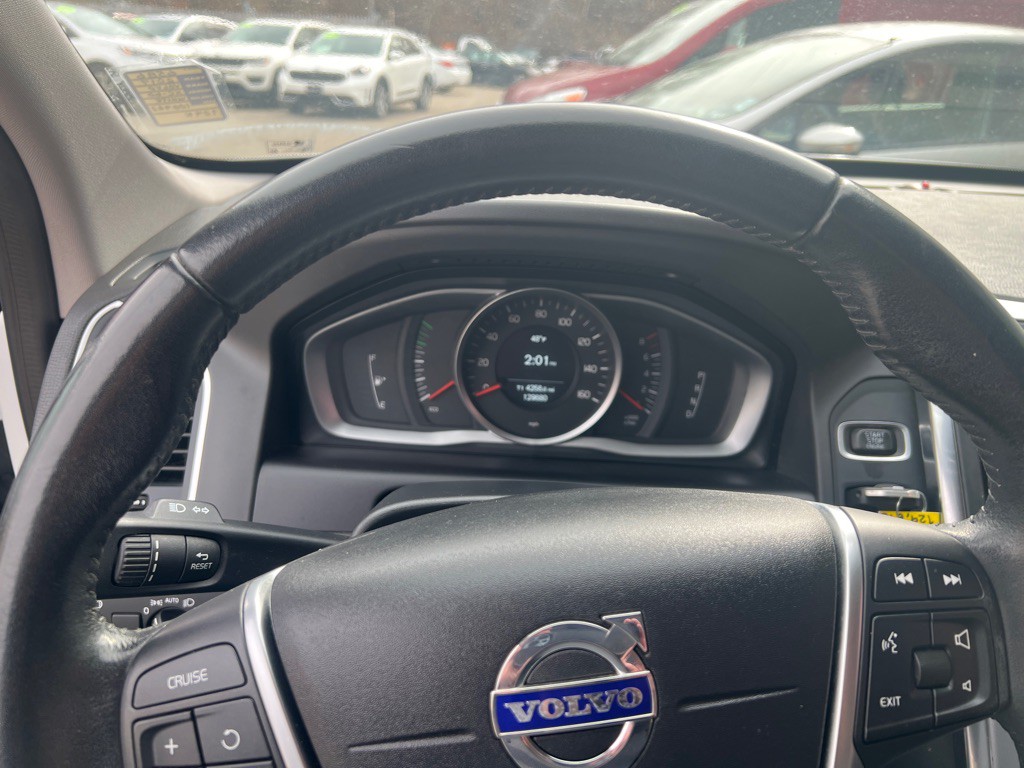 2017 Volvo XC60 Image 20