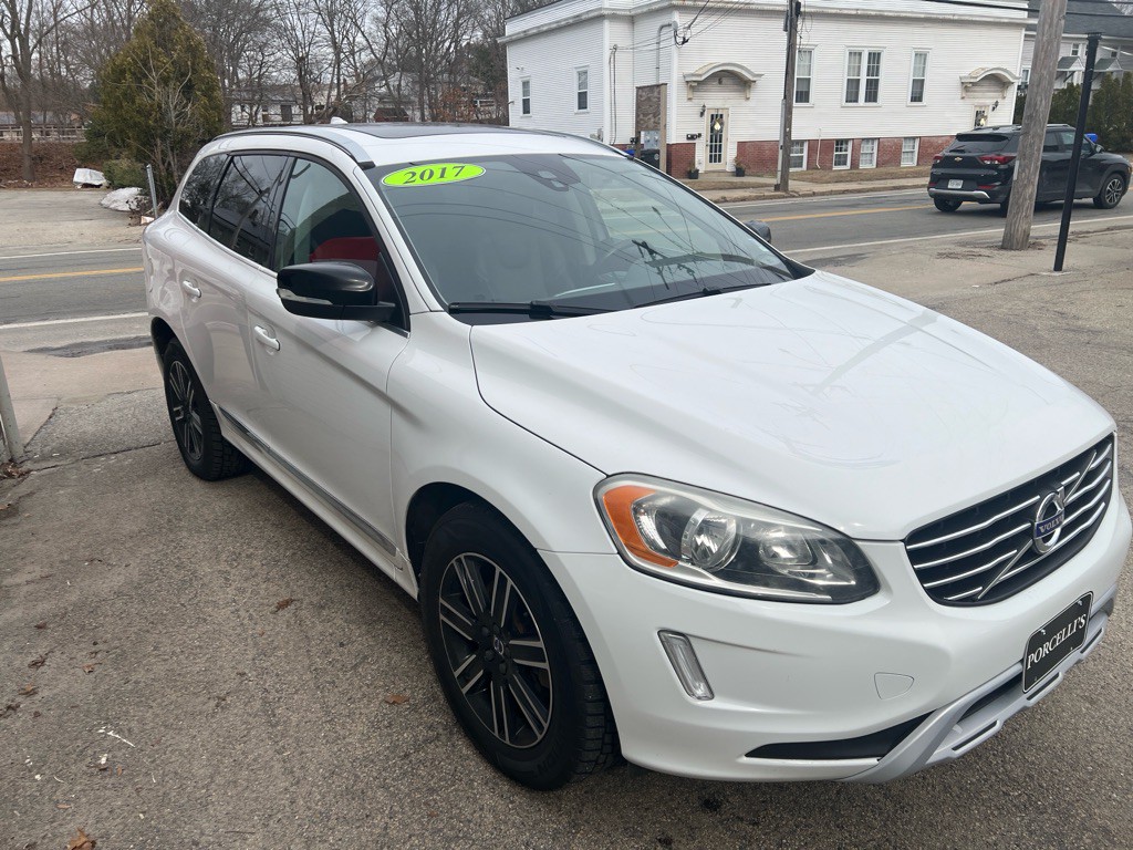 2017 Volvo XC60 Image 31