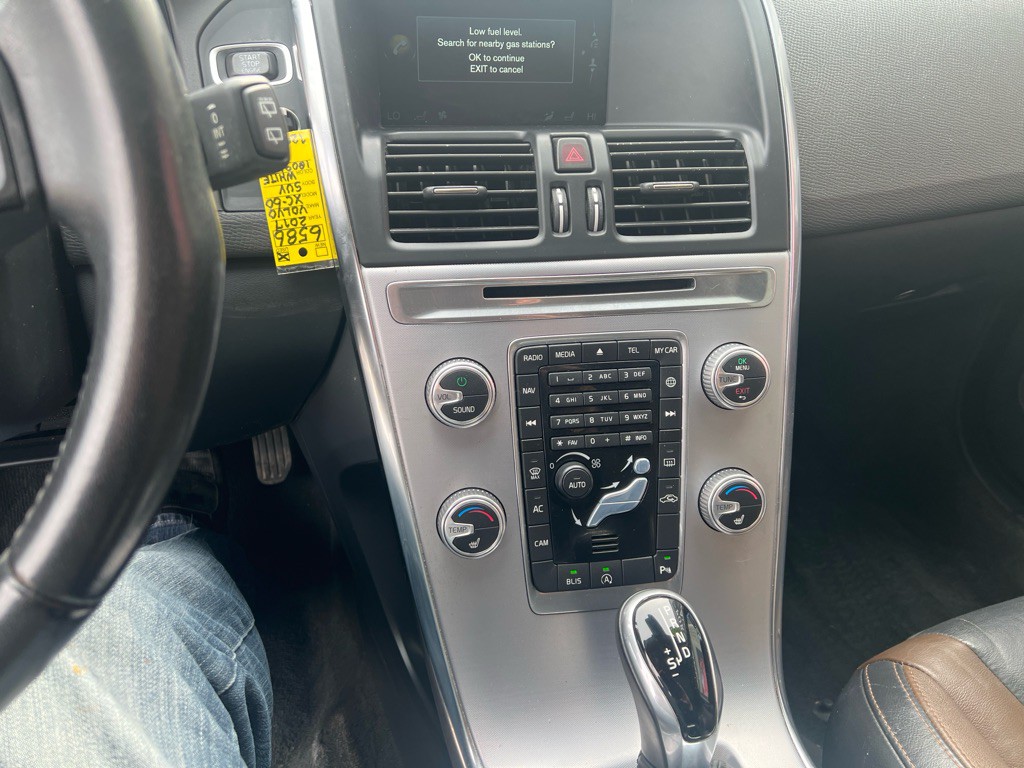 2017 Volvo XC60 Image 46