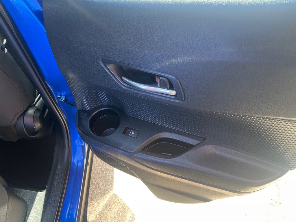 2018 Toyota C-HR Image 9