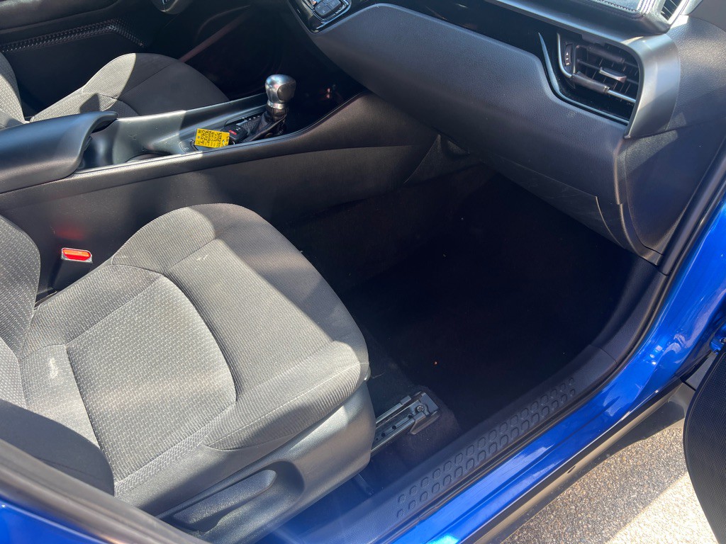 2018 Toyota C-HR Image 12