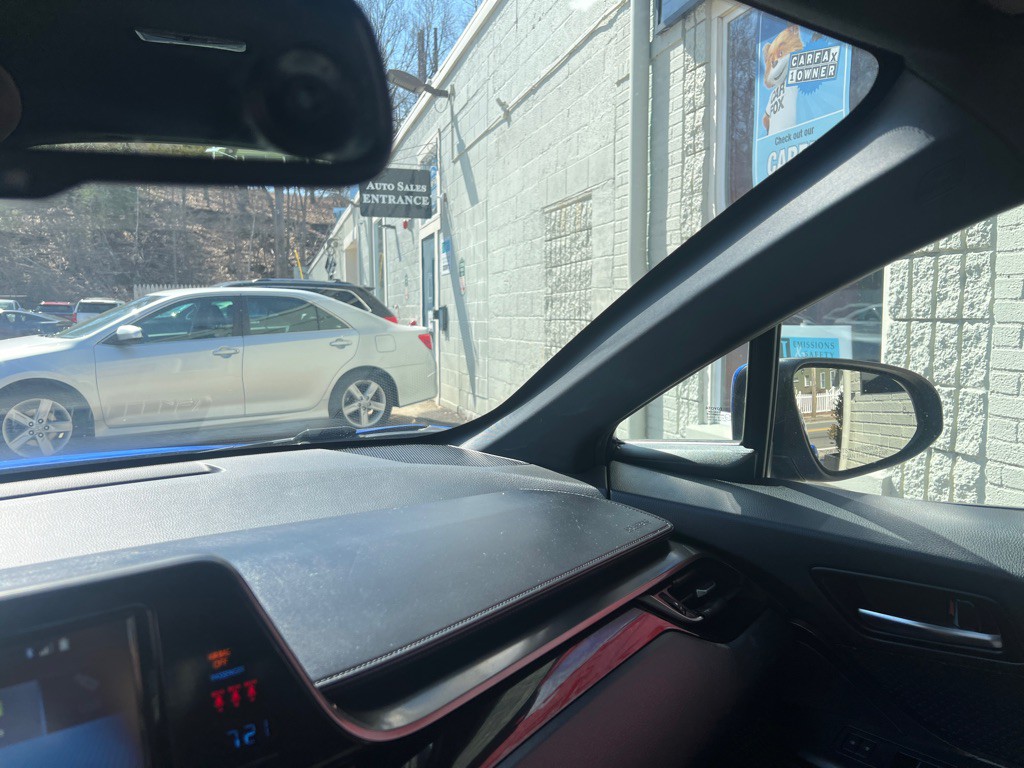 2018 Toyota C-HR Image 21