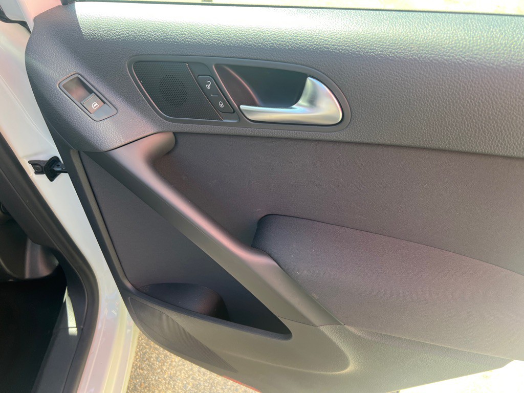 2017 Volkswagen Tiguan Image 8