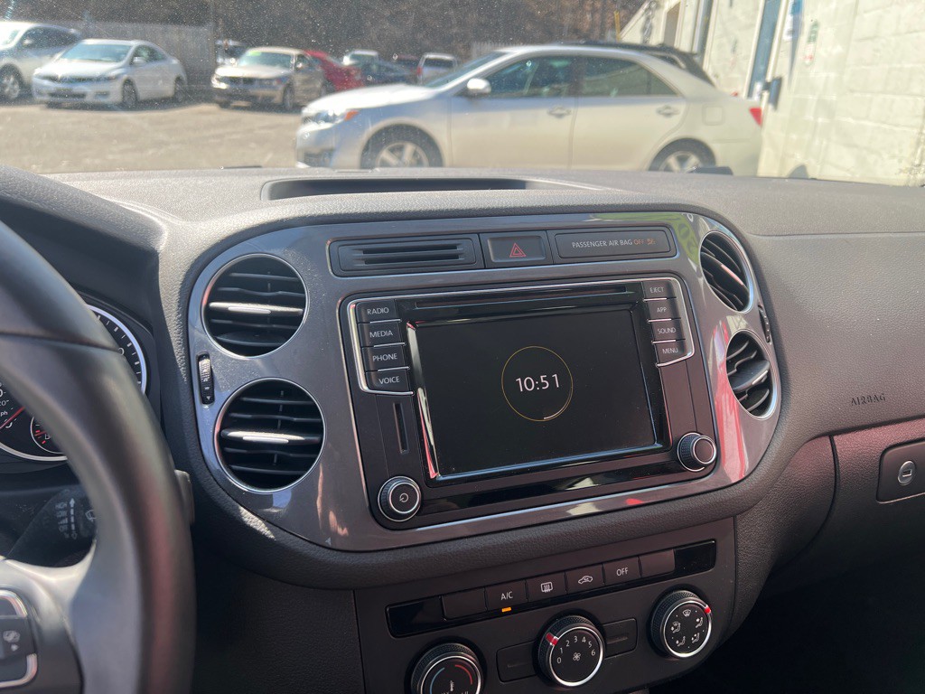 2017 Volkswagen Tiguan Image 19