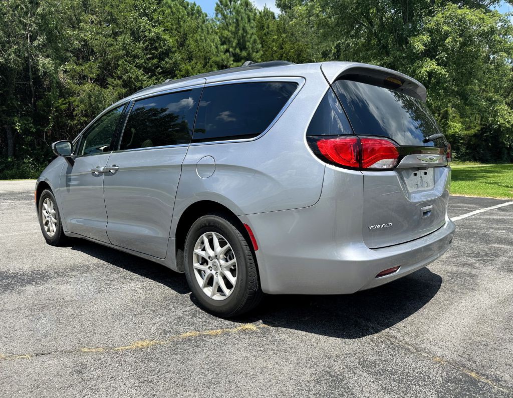 2021 Chrysler Voyager Image 4