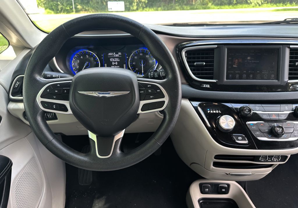 2021 Chrysler Voyager Image 10