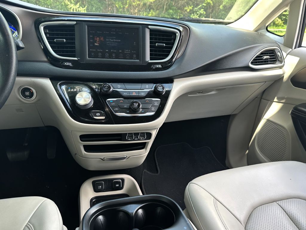 2021 Chrysler Voyager Image 11