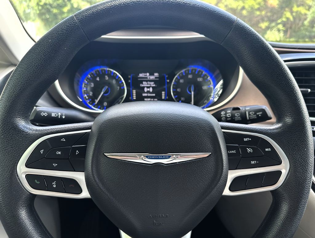 2021 Chrysler Voyager Image 16