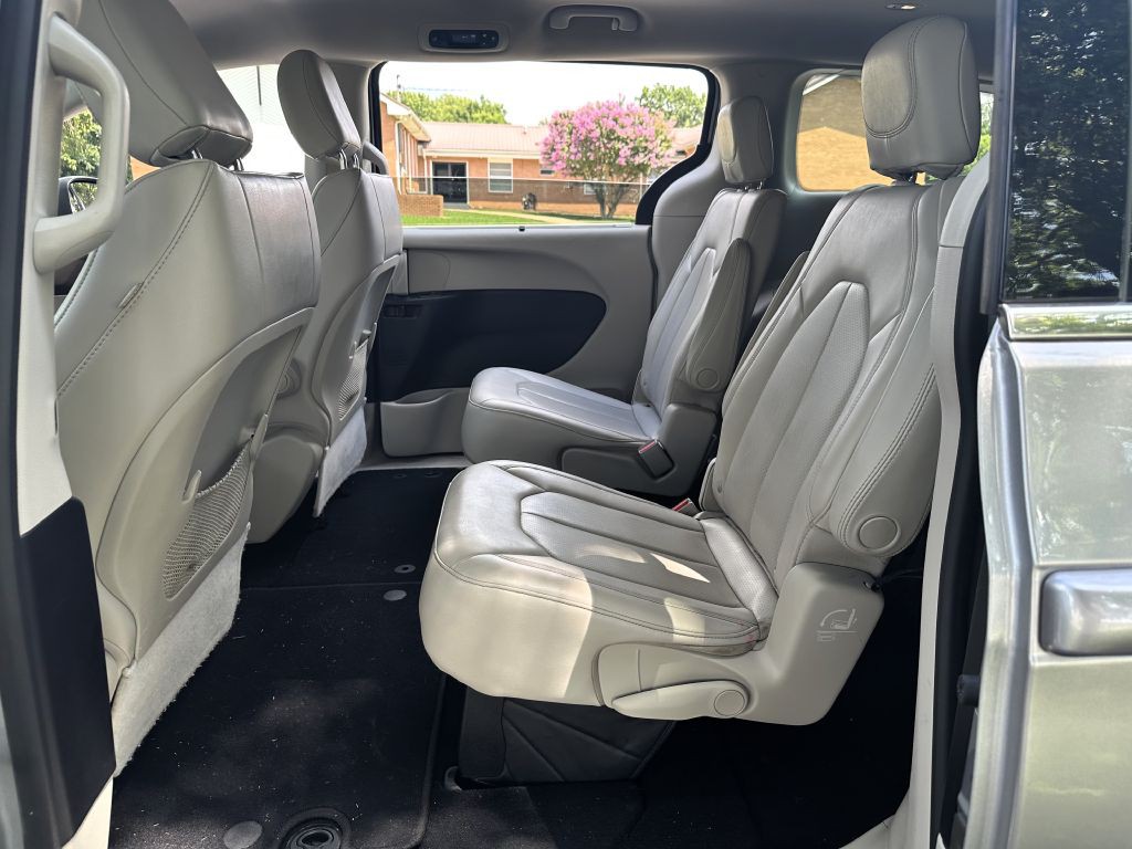2021 Chrysler Voyager Image 8