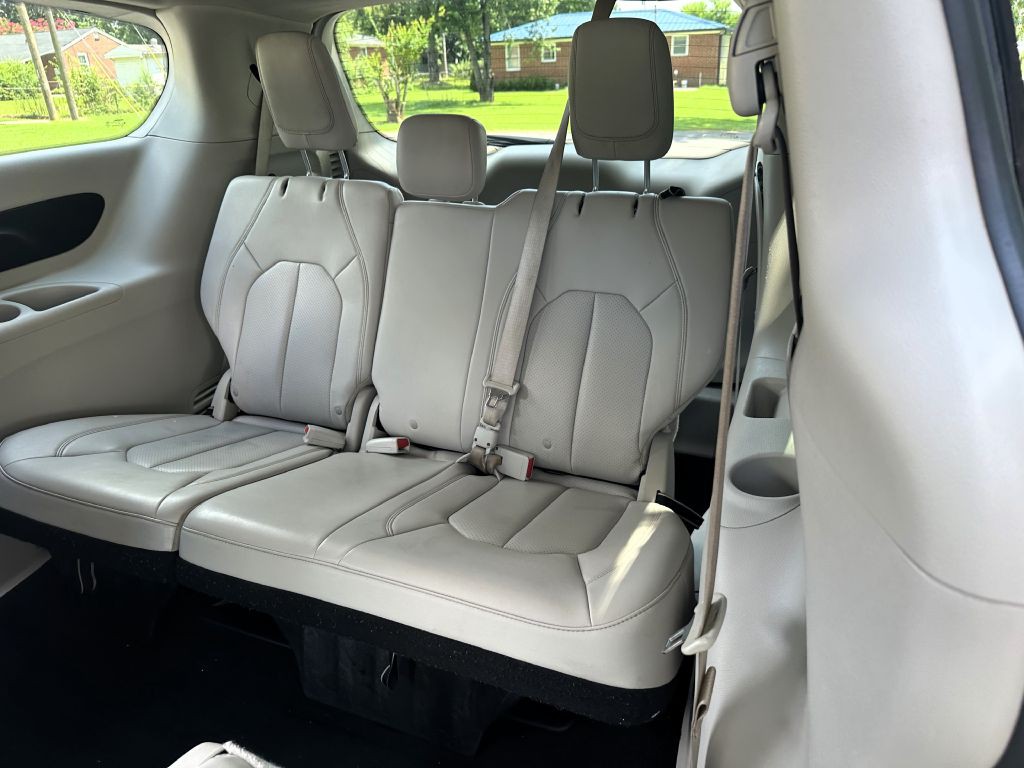 2021 Chrysler Voyager Image 11