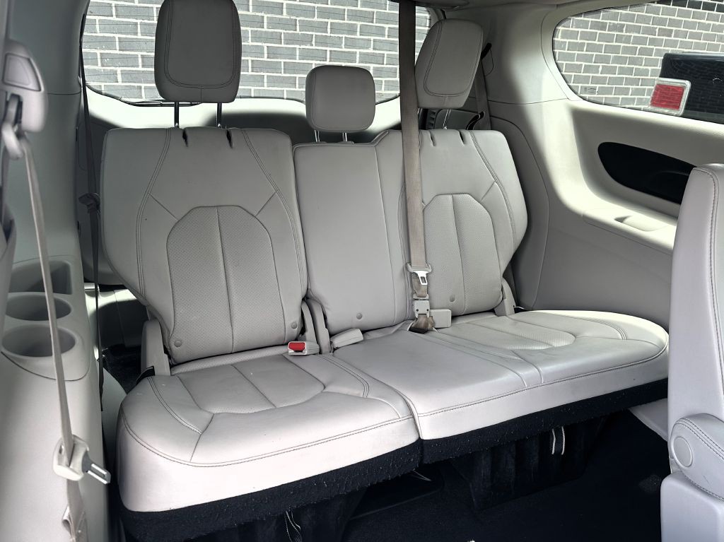 2021 Chrysler Voyager Image 12