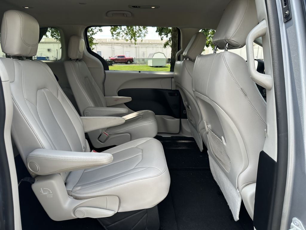 2021 Chrysler Voyager Image 13