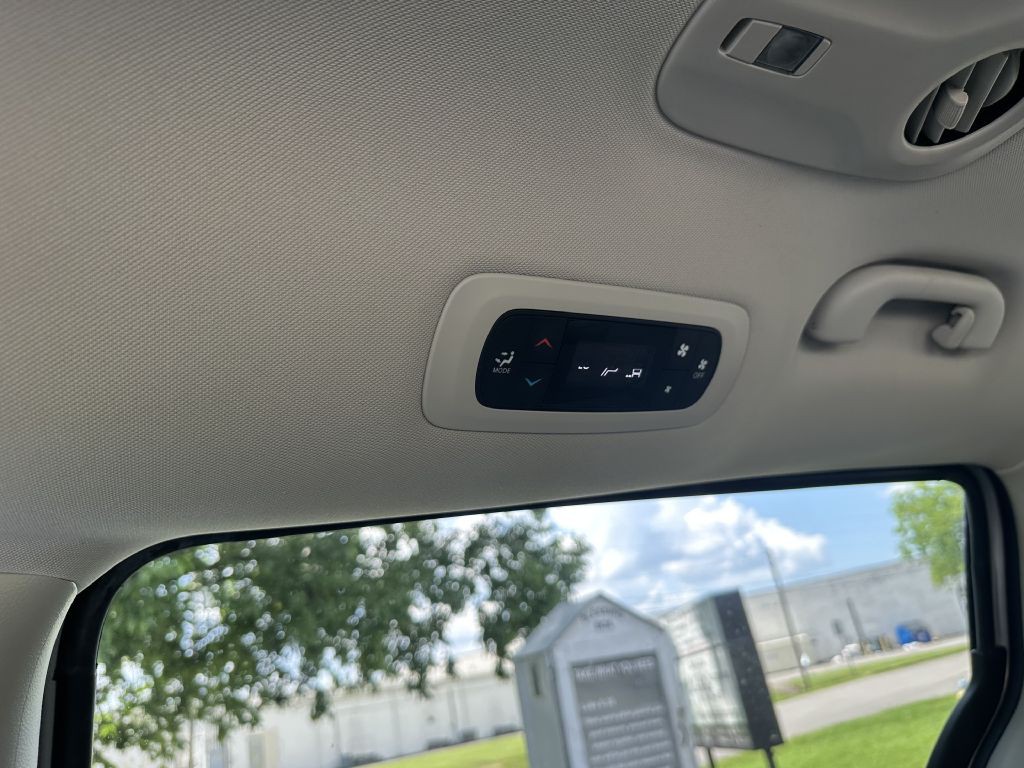 2021 Chrysler Voyager Image 18