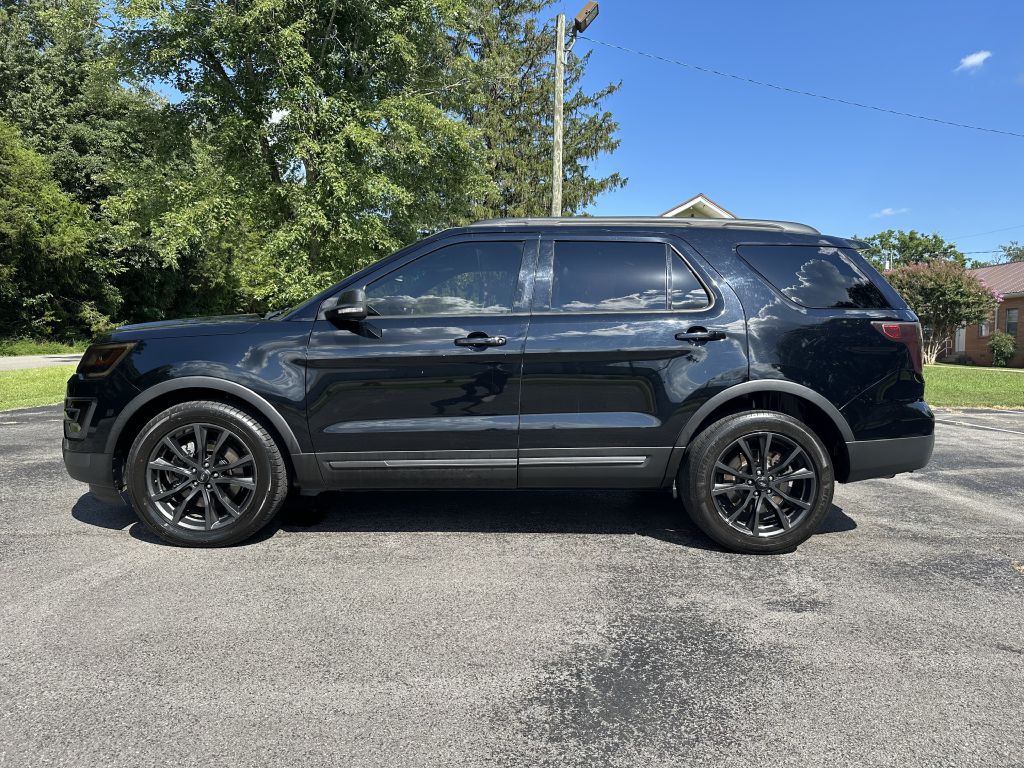 2017 Ford Explorer Image 2