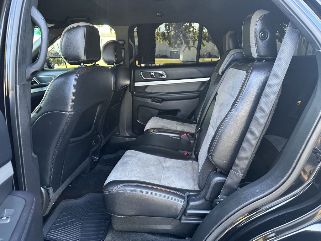 2017 Ford Explorer Image 8