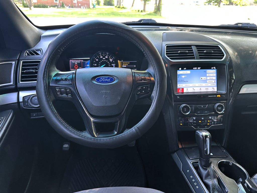 2017 Ford Explorer Image 10