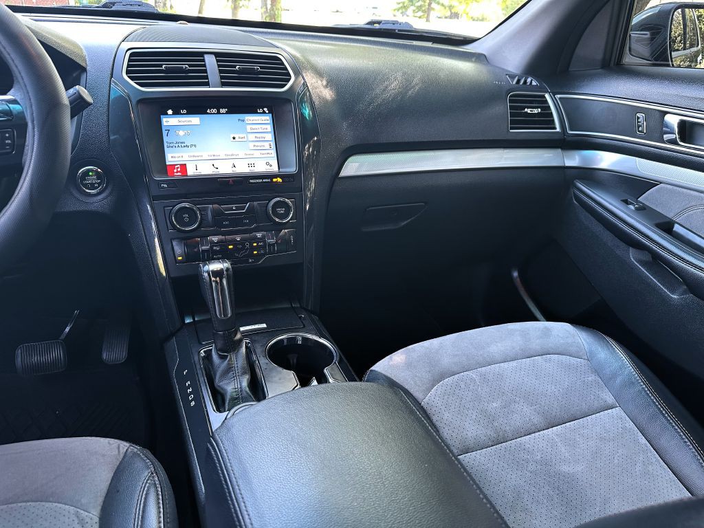 2017 Ford Explorer Image 11