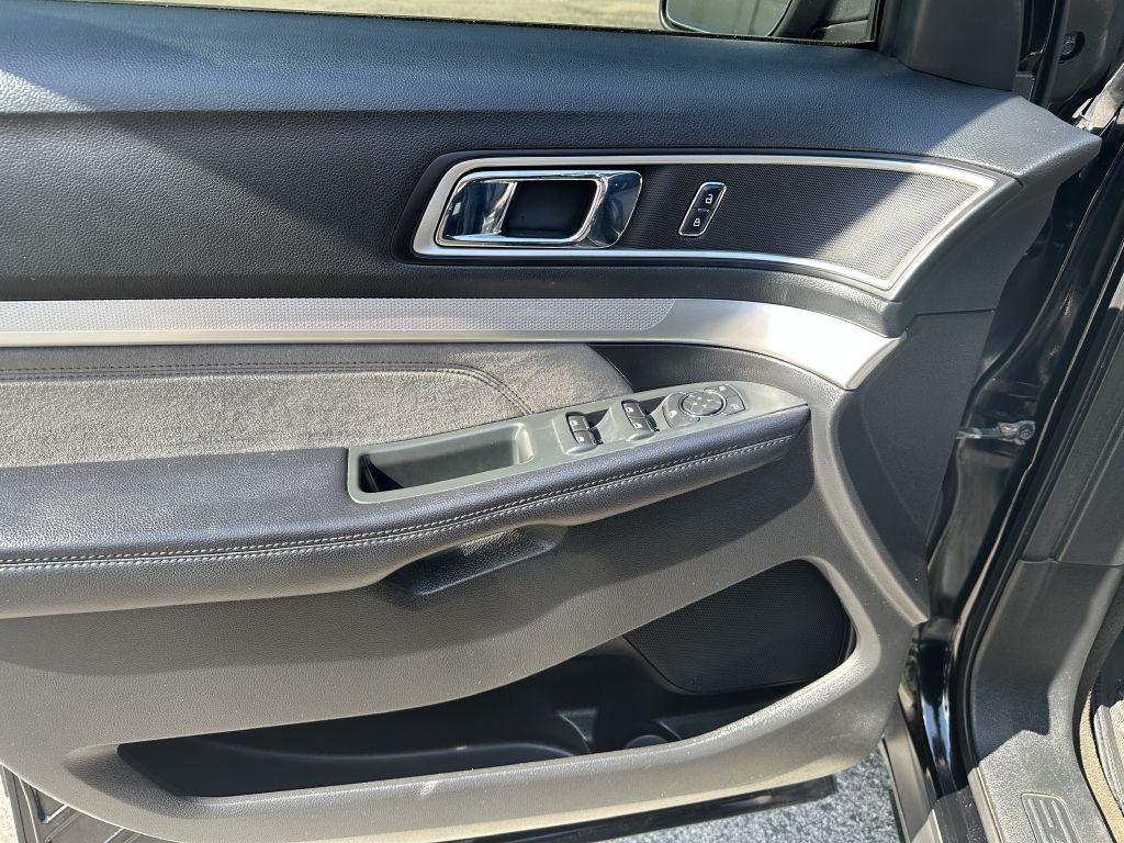 2017 Ford Explorer Image 14