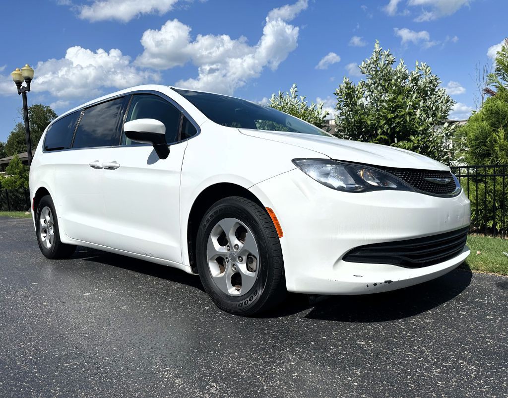 2017 Chrysler Pacifica Image 4