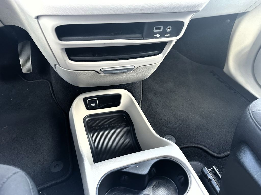 2017 Chrysler Pacifica Image 17