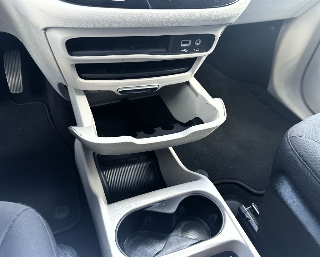 2017 Chrysler Pacifica Image 18