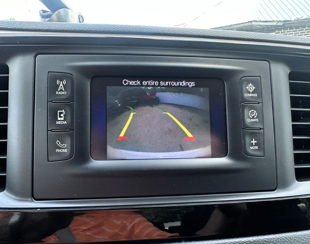 2017 Chrysler Pacifica Image 19