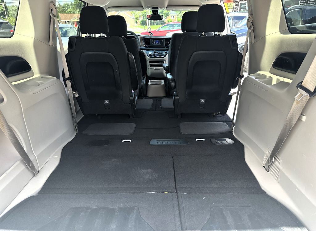 2017 Chrysler Pacifica Image 20