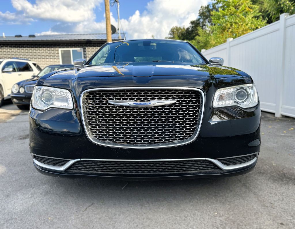 2018 Chrysler 300 Image 10