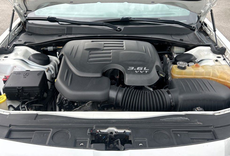 2014 Chrysler 300 Image 7