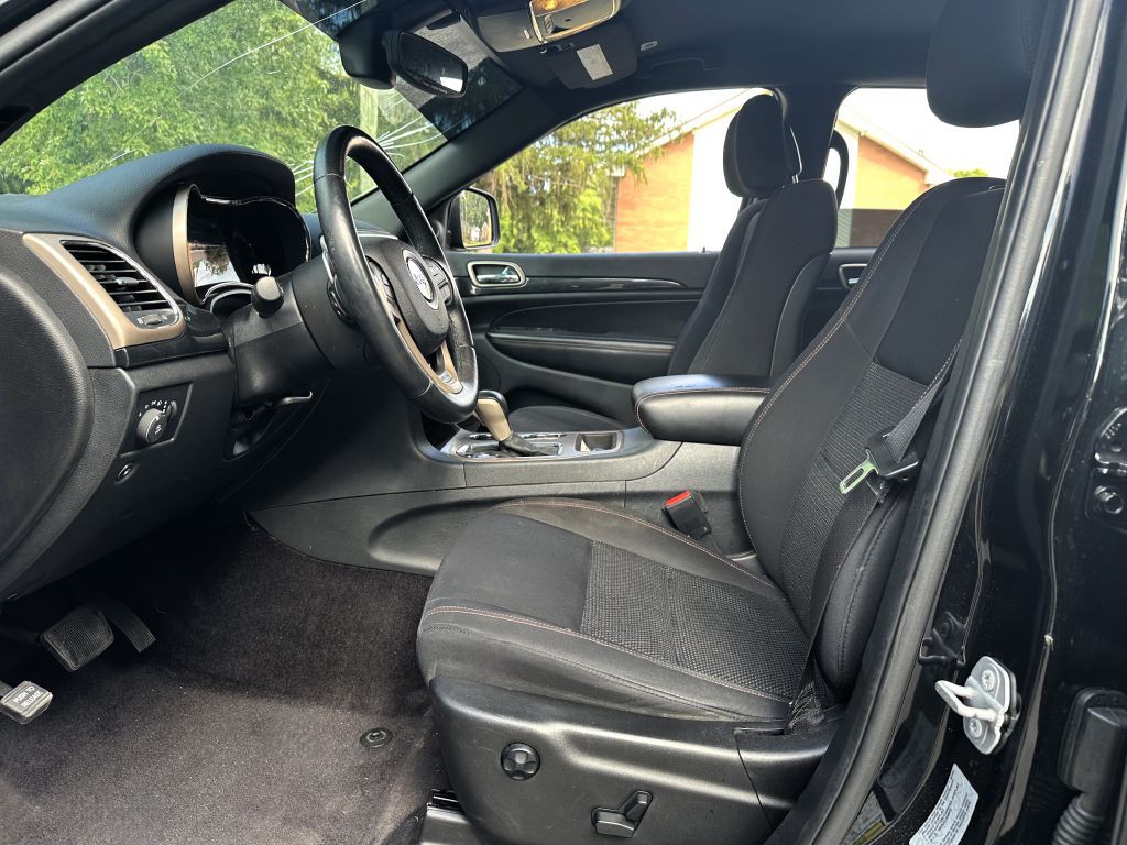 2017 Jeep Grand Cherokee Image 3