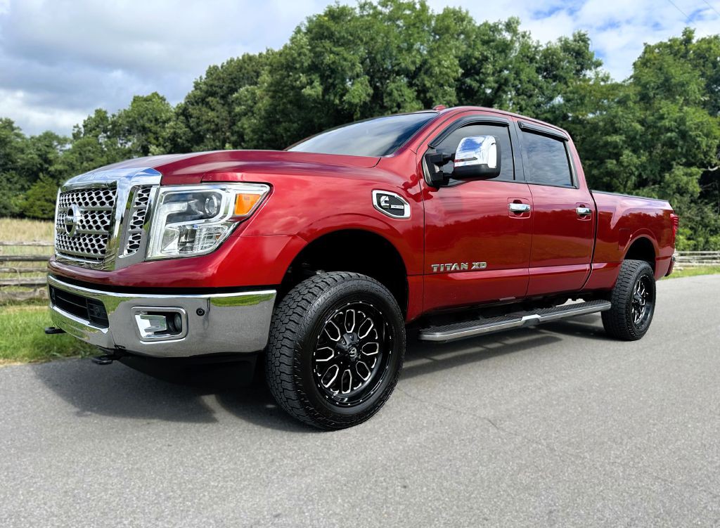 2017 Nissan Titan Image 2