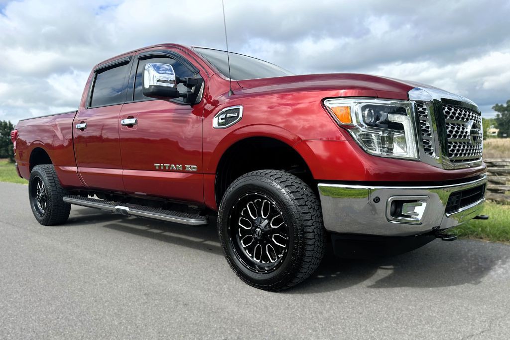 2017 Nissan Titan Image 5