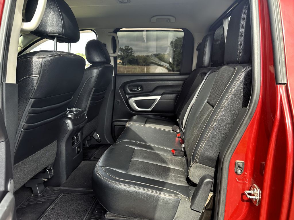 2017 Nissan Titan Image 9