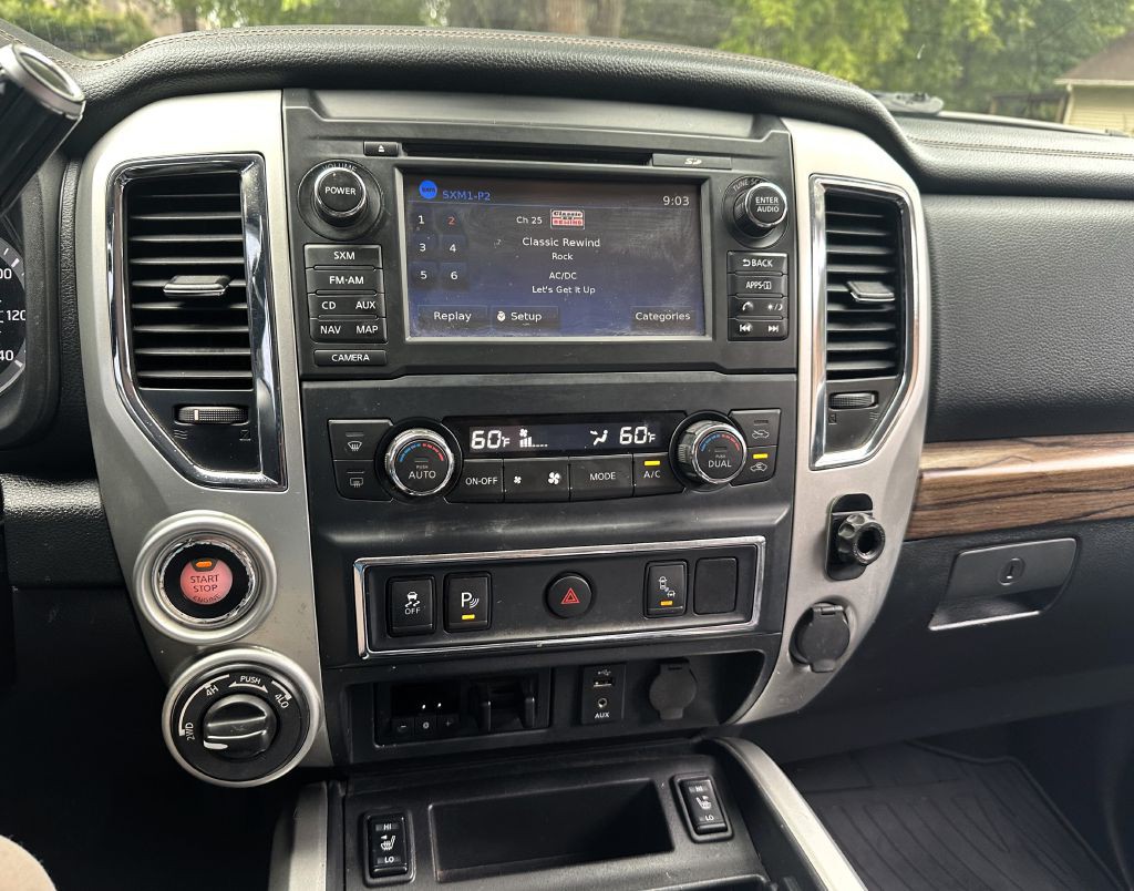 2017 Nissan Titan Image 15