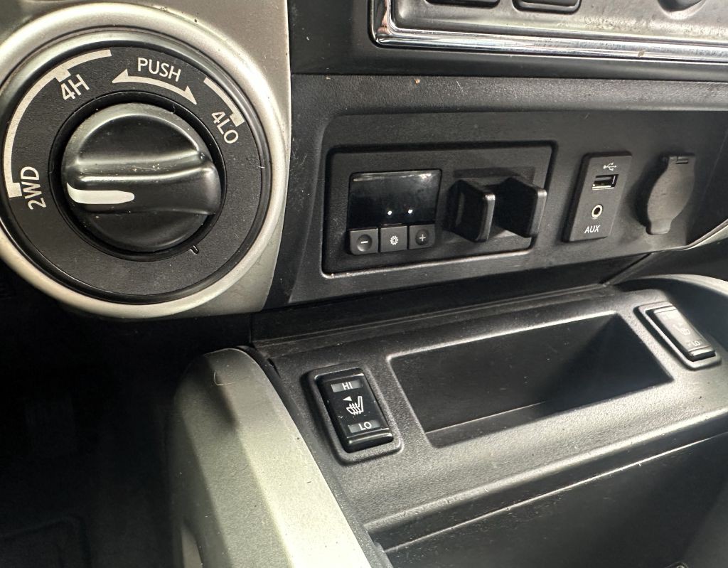 2017 Nissan Titan Image 16