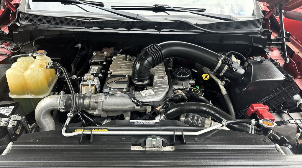 2017 Nissan Titan Image 21