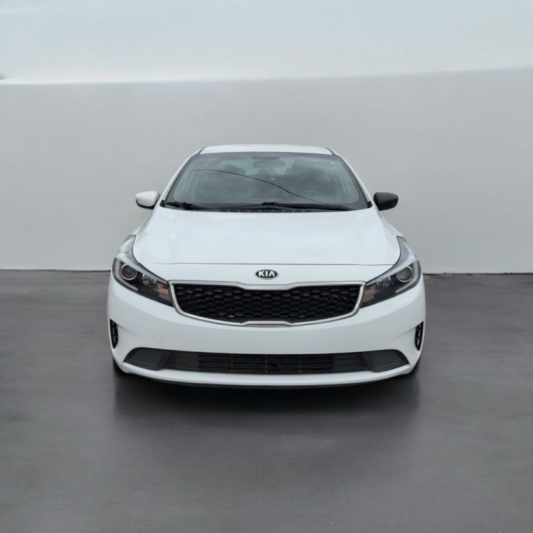 2018 Kia Forte Image 2